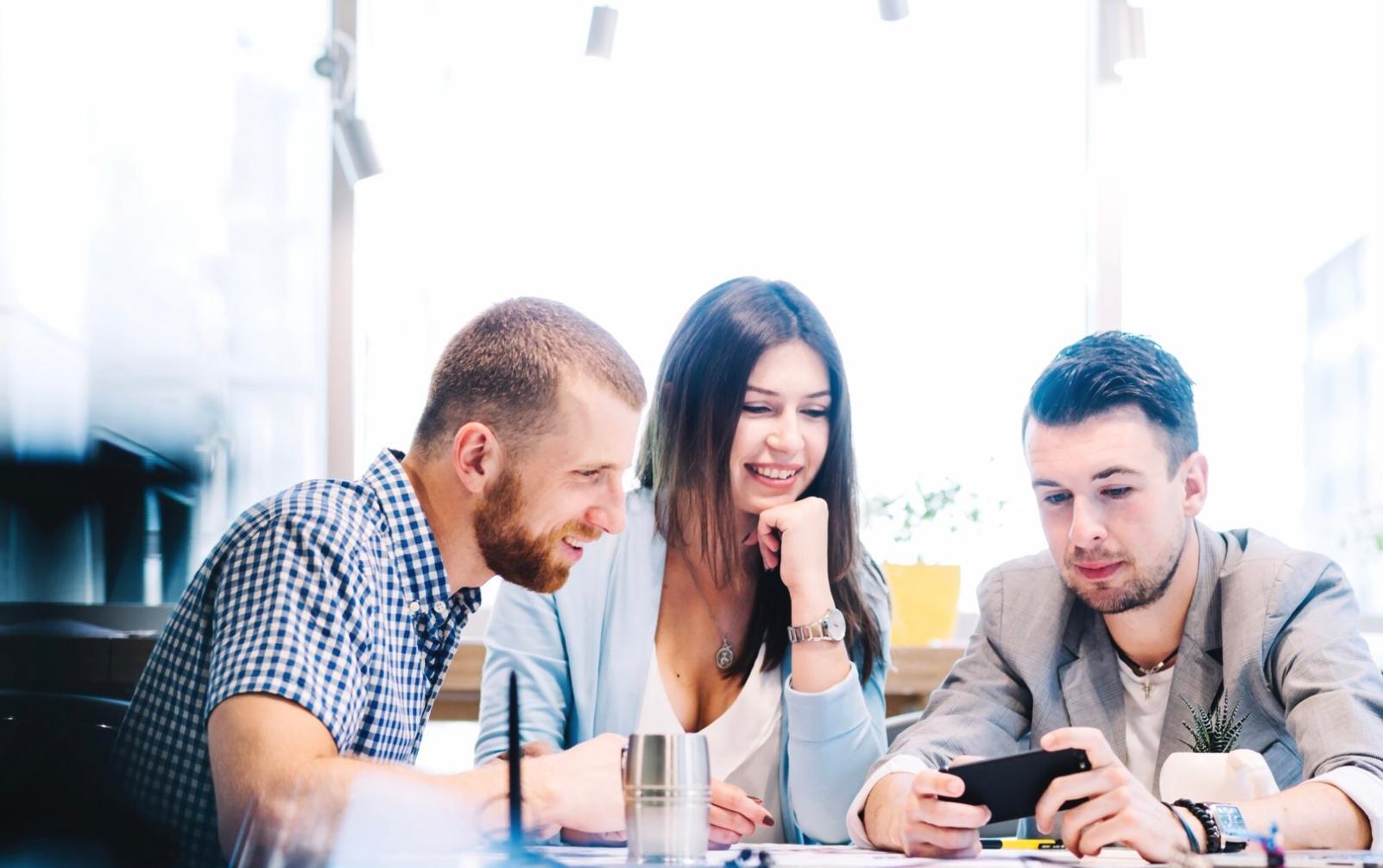Professionelle Finanzberatung mit detaillierter Datenanalyse